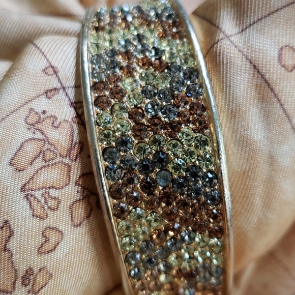 VTG gold tone cuff bangle w/Austrian crystal - Picture 4 of 12